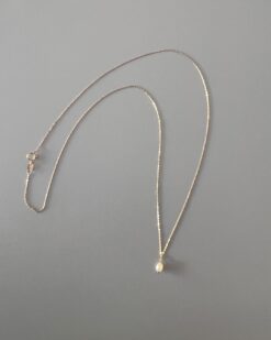 One Pearl Necklace