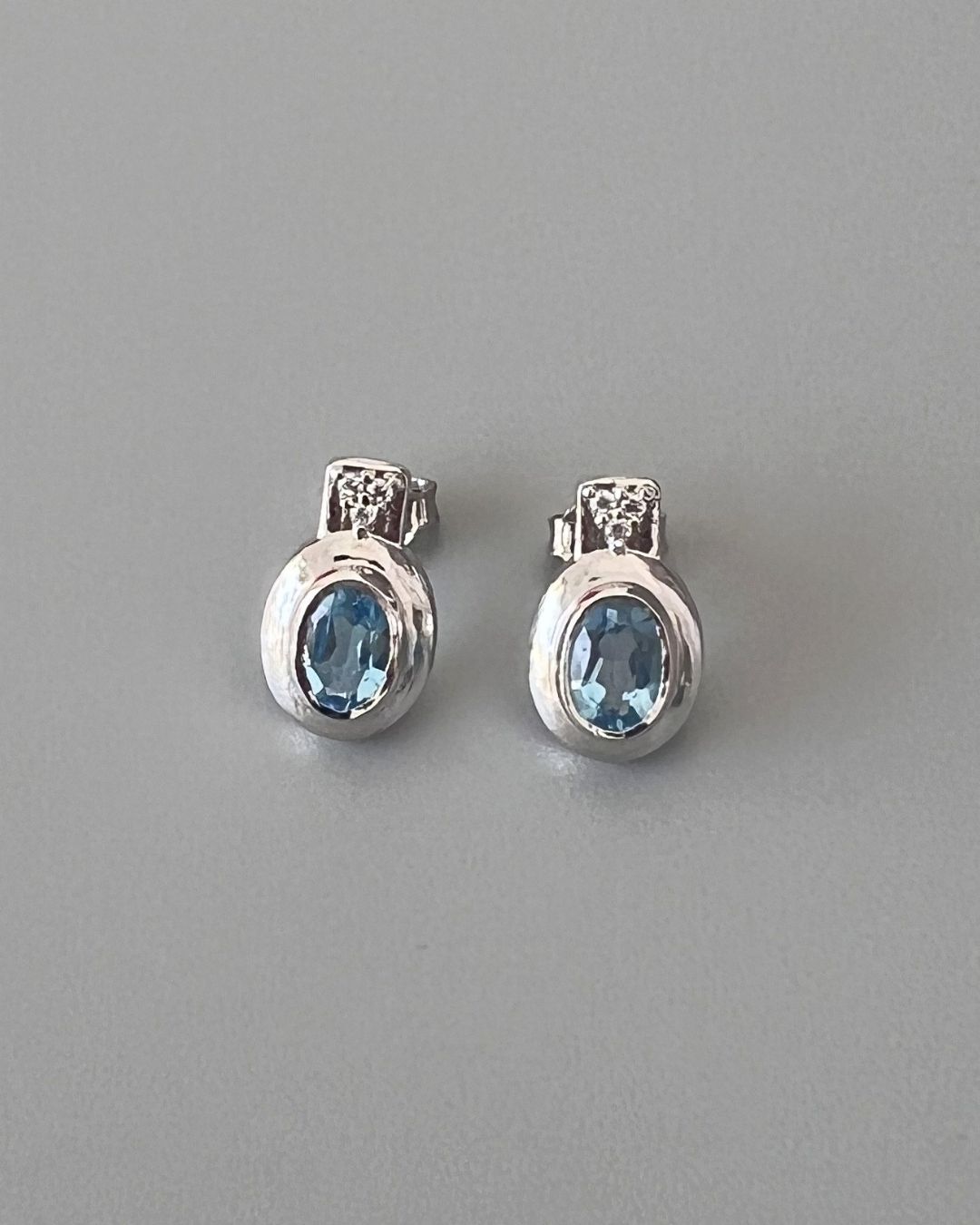 Oval Silver Earring
